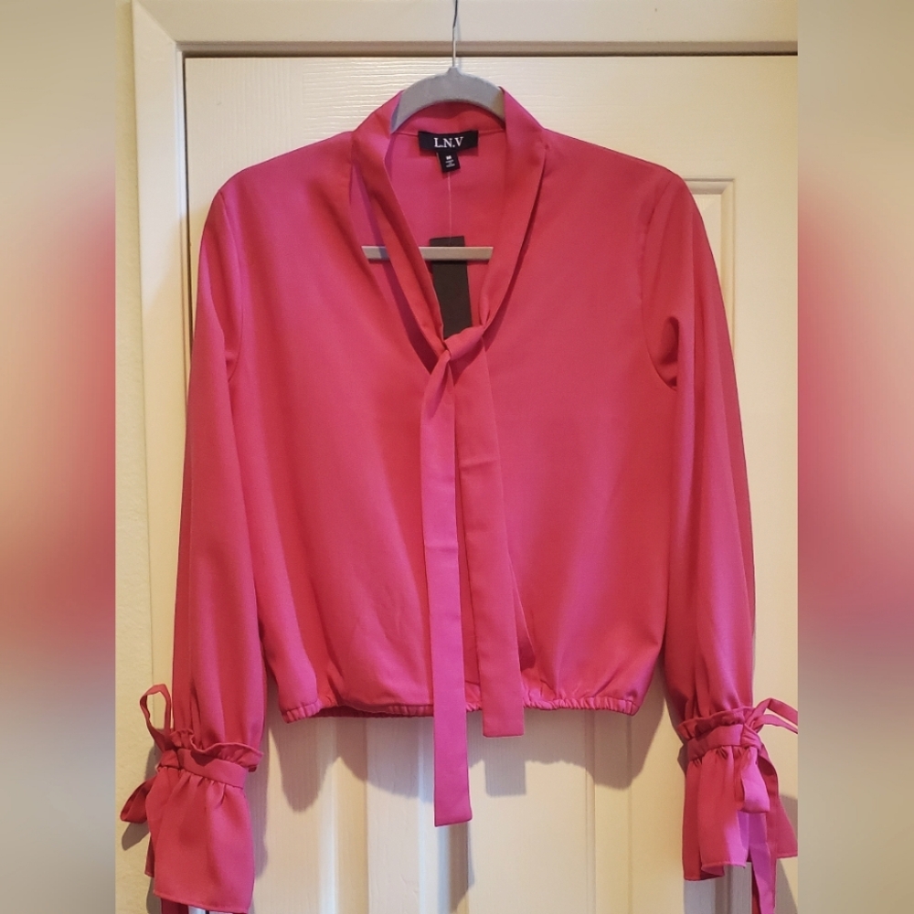 Croped with ties shirt